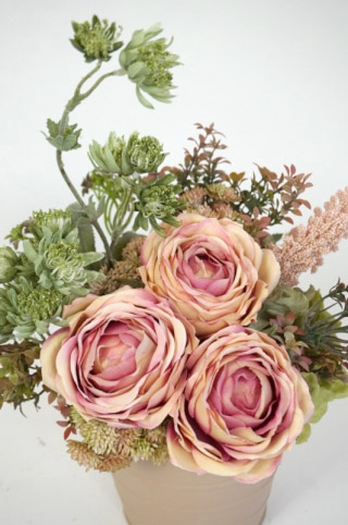229234a-Aranjament-din-flori-artificiale