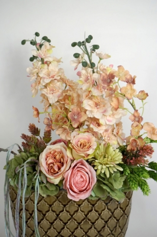 134154a-Aranjament-din-flori-artificiale